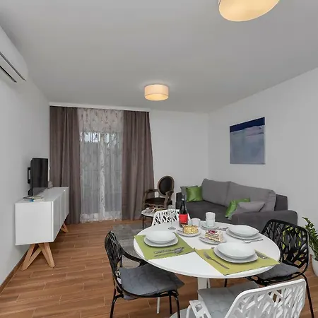 Emilia Lofts 4*