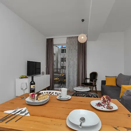 Emilia Lofts 4*