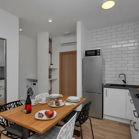Emilia Lofts Hotel apartamentowy