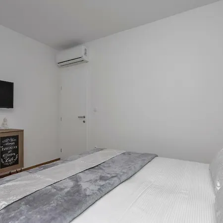 Hotel apartamentowy Emilia Lofts 4*