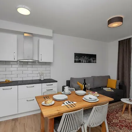 Hotel apartamentowy Emilia Lofts 4*