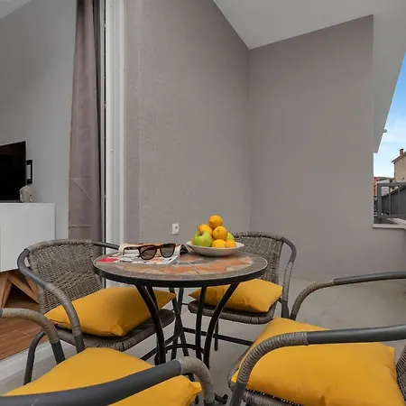 Hotel apartamentowy Emilia Lofts 4*