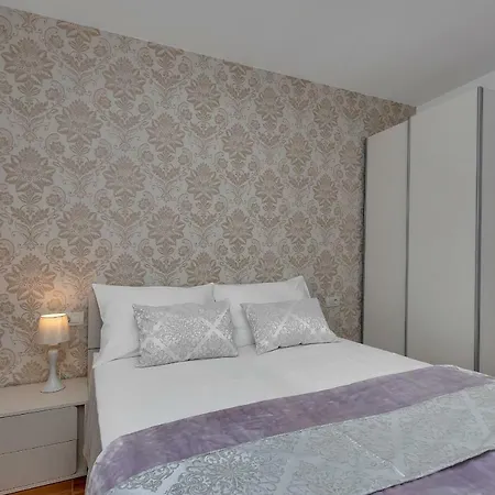 Emilia Lofts 4*