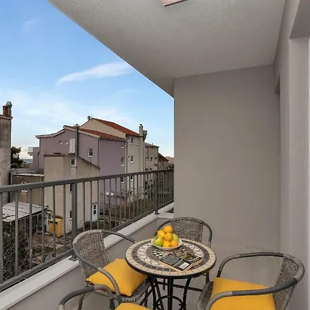 Emilia Lofts 4*