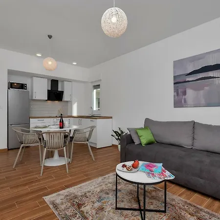 Emilia Lofts Tučepi