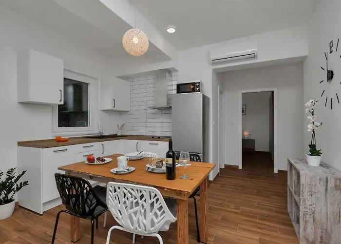 Emilia Lofts Ξενοδοχείο με διαμερίσματα