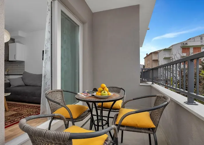 Ξενοδοχείο με διαμερίσματα Emilia Lofts Tučepi