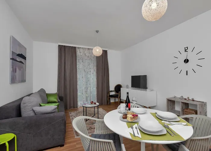 Emilia Lofts 4*
